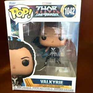 Funko Pop Valkyrie Thor Love and Thunder #1042
